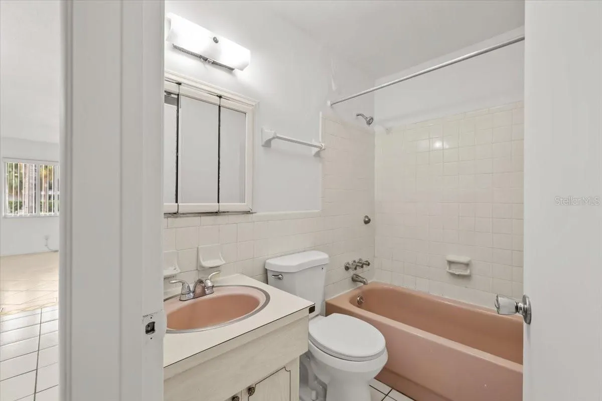 2353 SHELLEY ST #5, #5