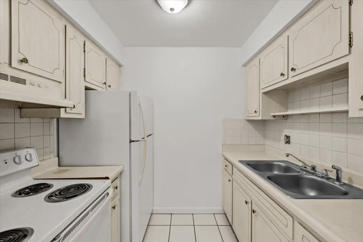 2353 SHELLEY ST #5, #5