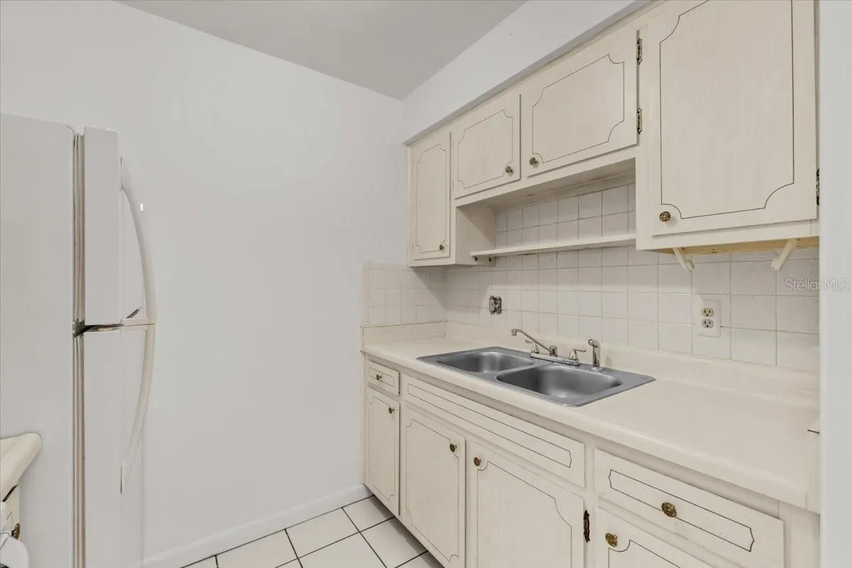 2353 SHELLEY ST #5, #5