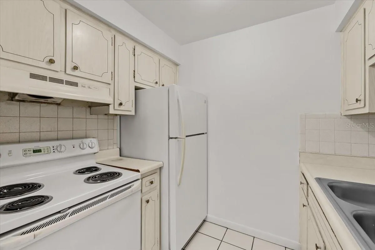 2353 SHELLEY ST #5, #5