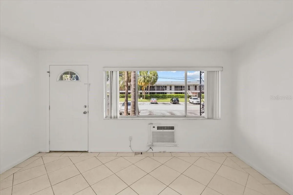 2353 SHELLEY ST #5, #5
