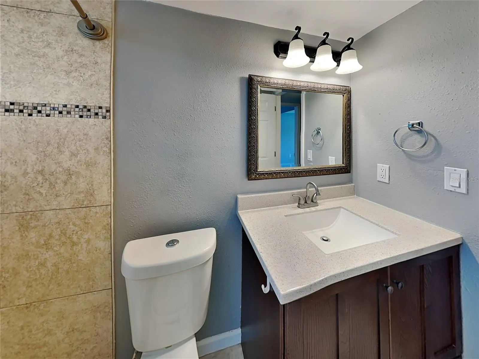 2543 GOLDEN POINCIANA PL