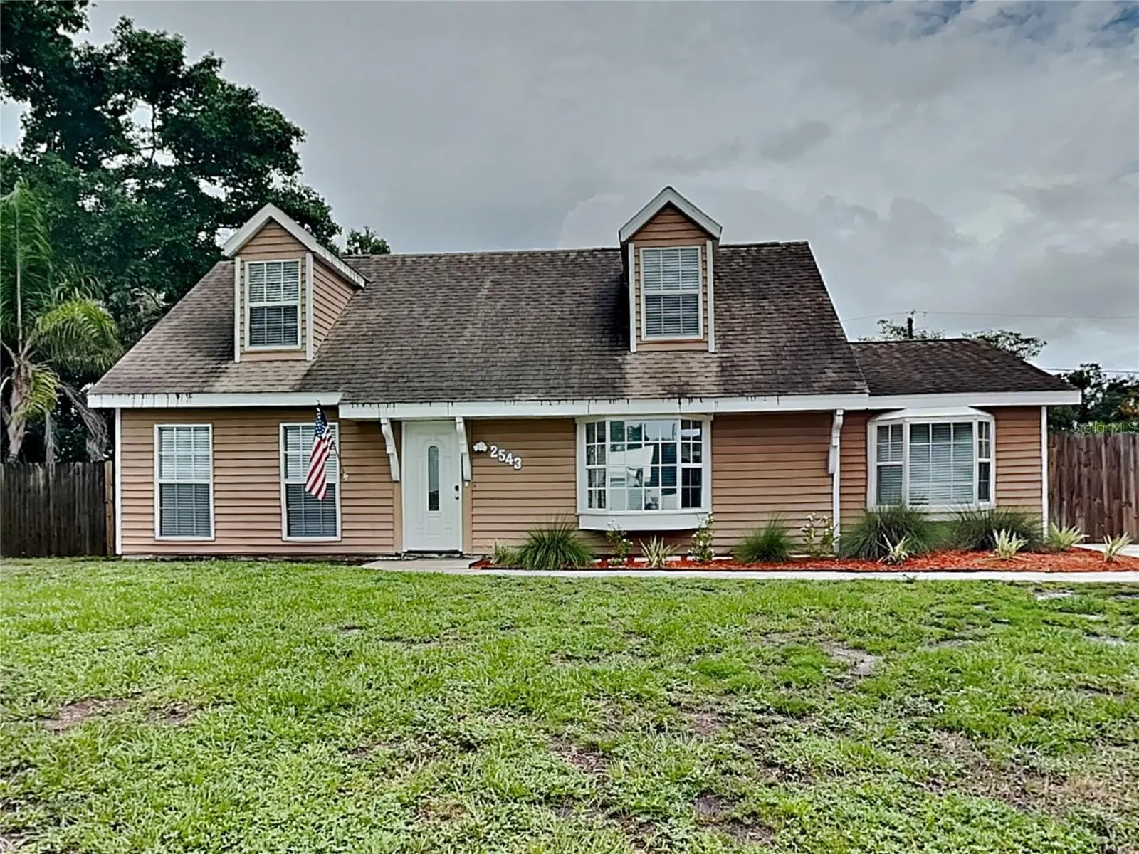 2543 GOLDEN POINCIANA PL