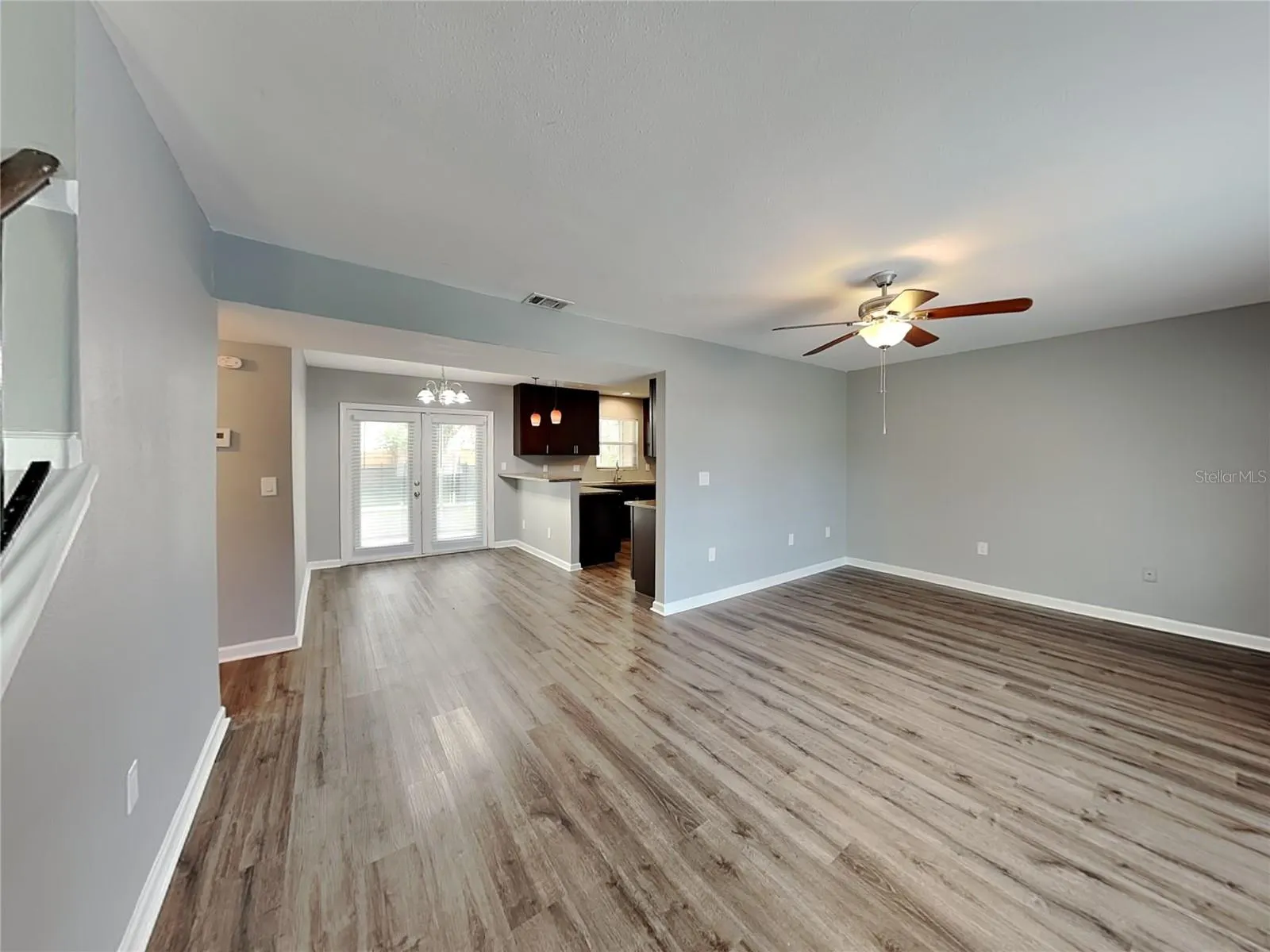 2543 GOLDEN POINCIANA PL