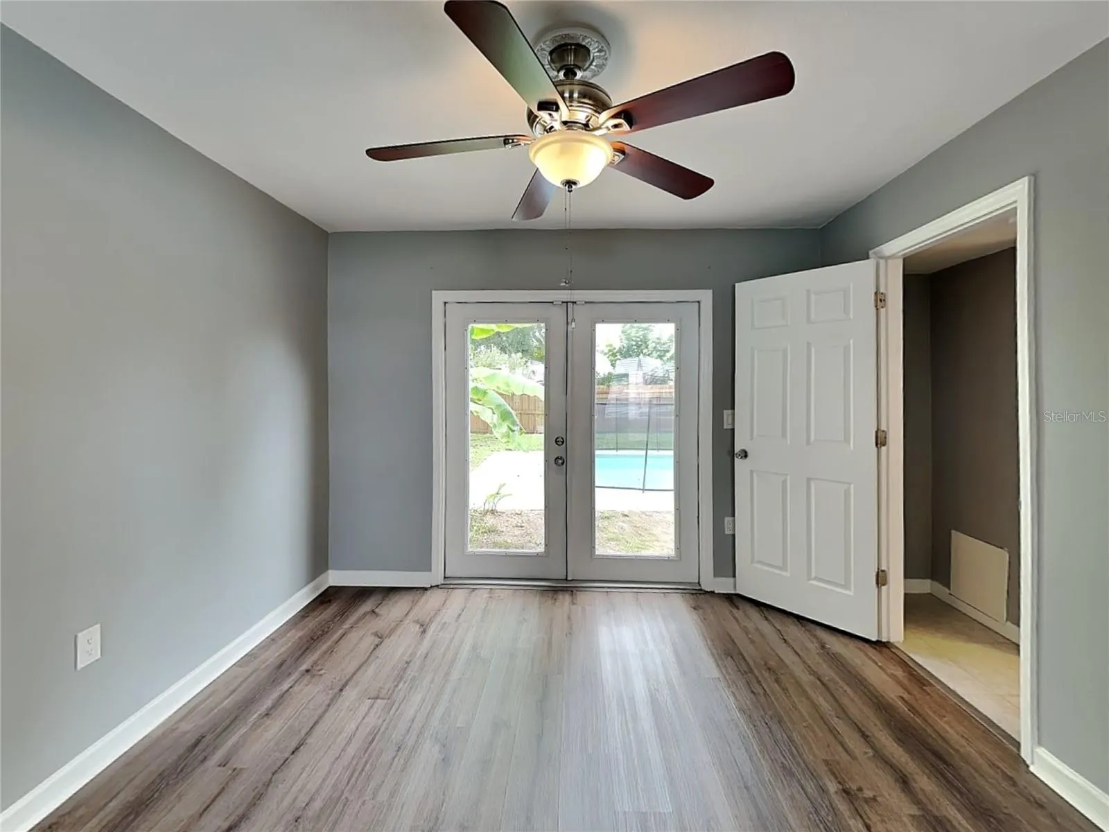 2543 GOLDEN POINCIANA PL