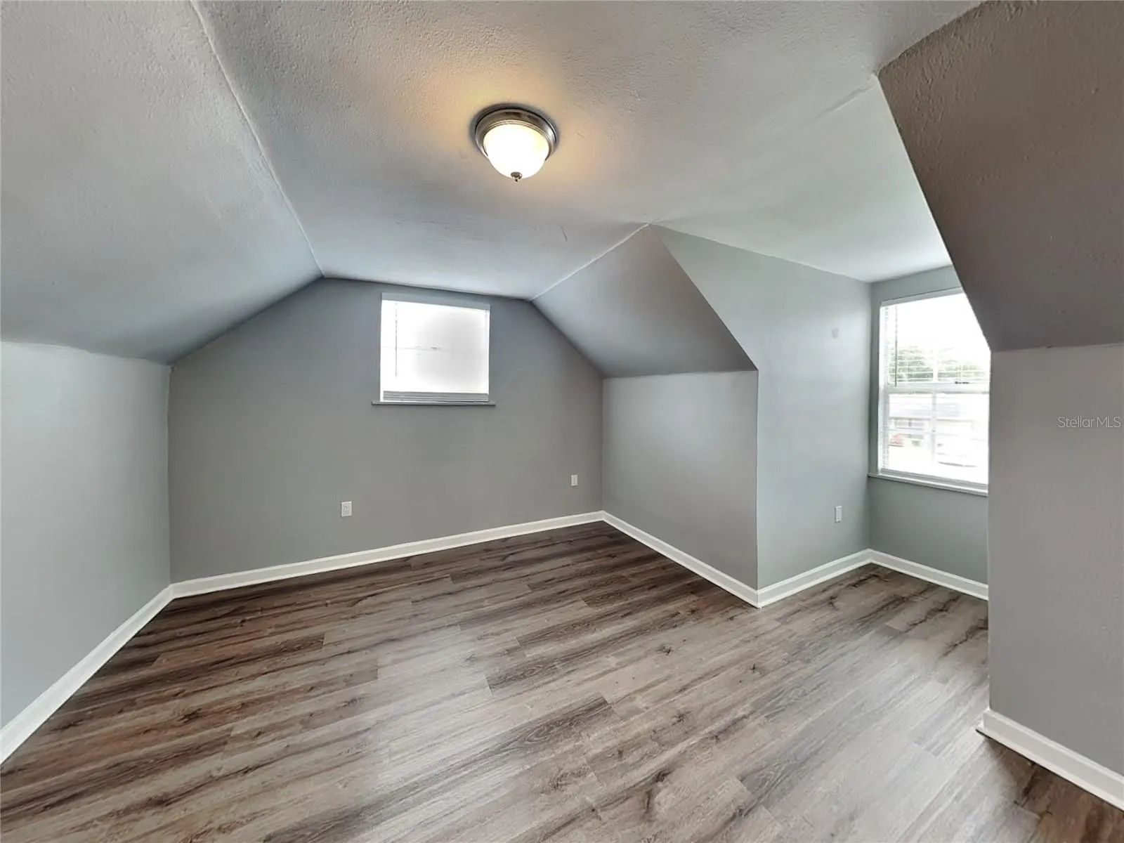 2543 GOLDEN POINCIANA PL