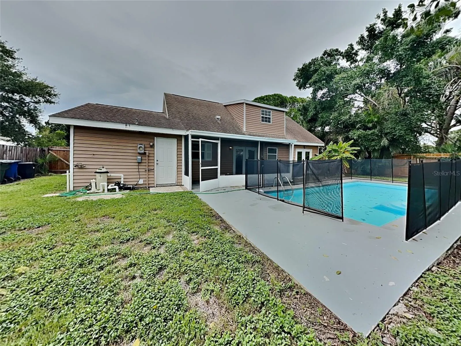 2543 GOLDEN POINCIANA PL
