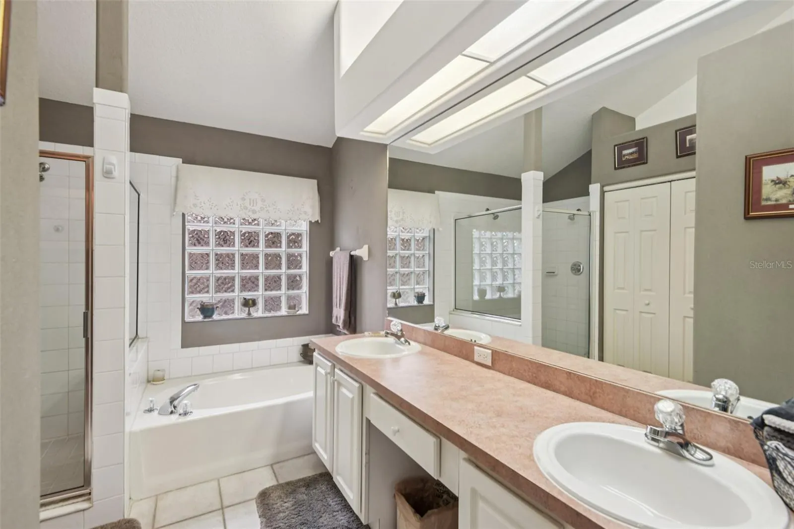 18928 PLACE MARQUETTE