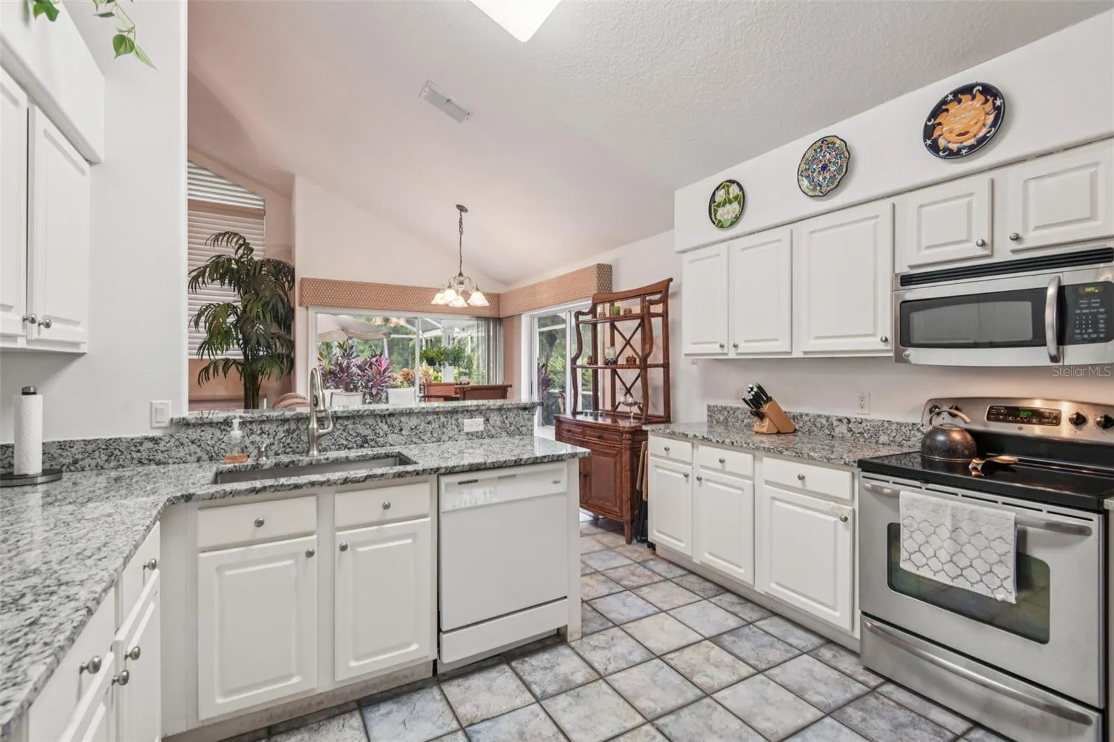 18928 PLACE MARQUETTE
