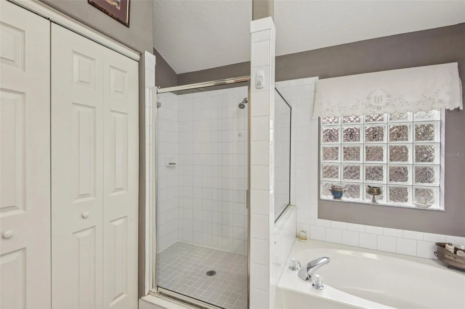 18928 PLACE MARQUETTE