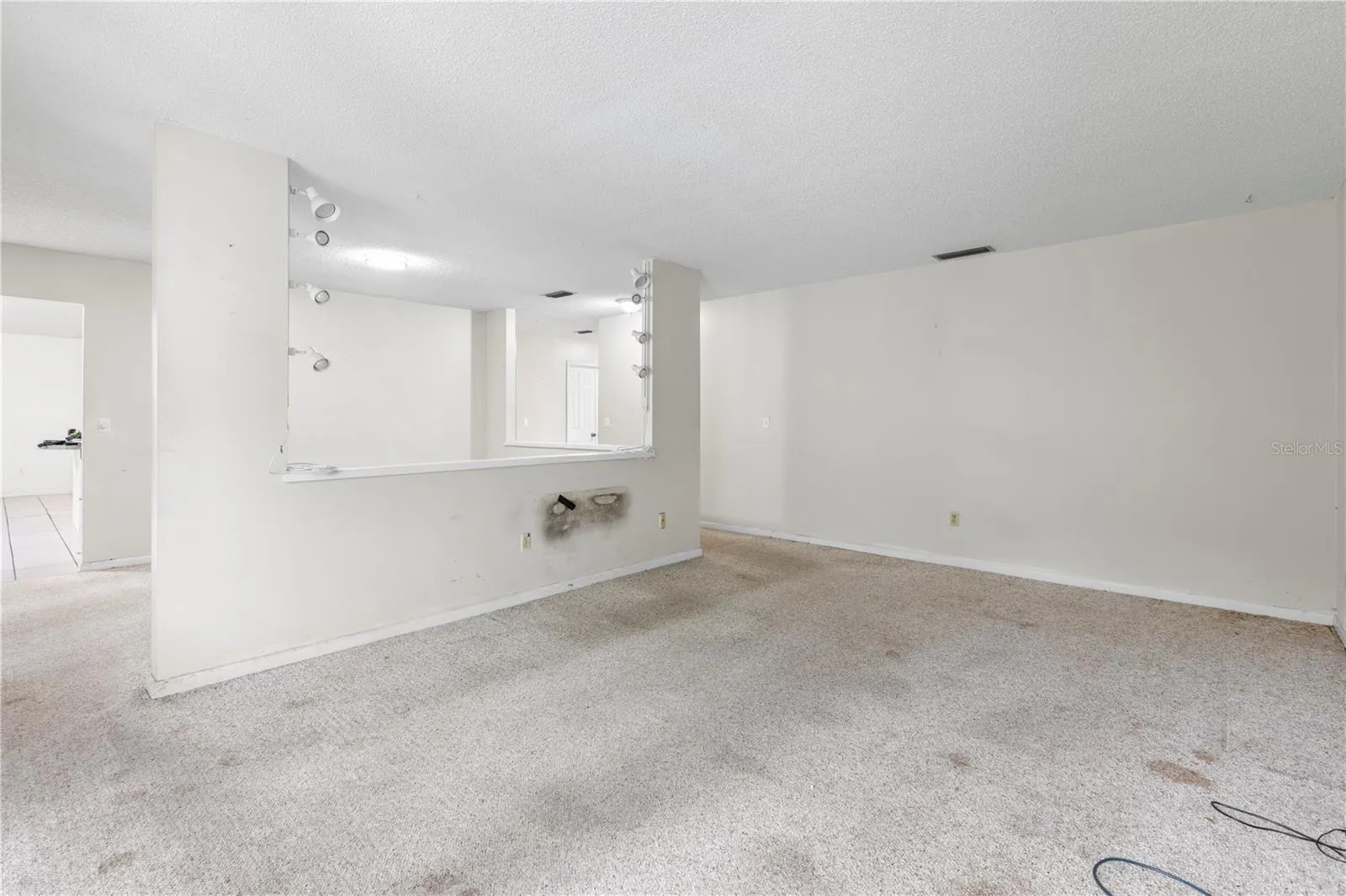 16503 FOOTHILL DR