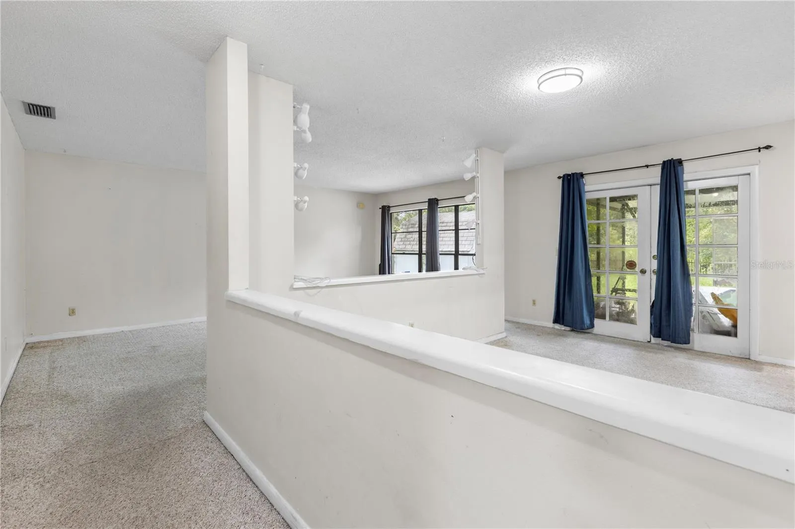 16503 FOOTHILL DR
