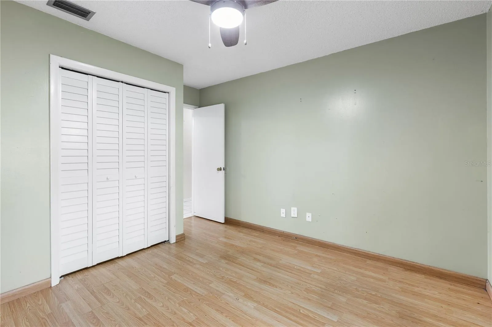 16503 FOOTHILL DR