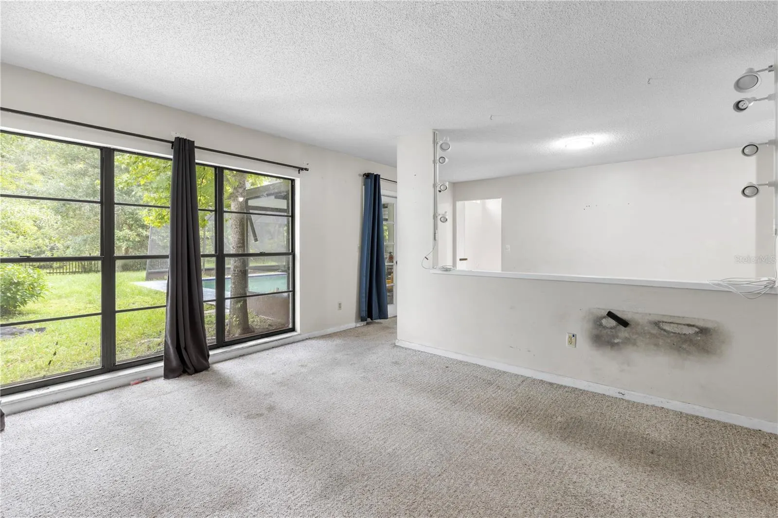 16503 FOOTHILL DR