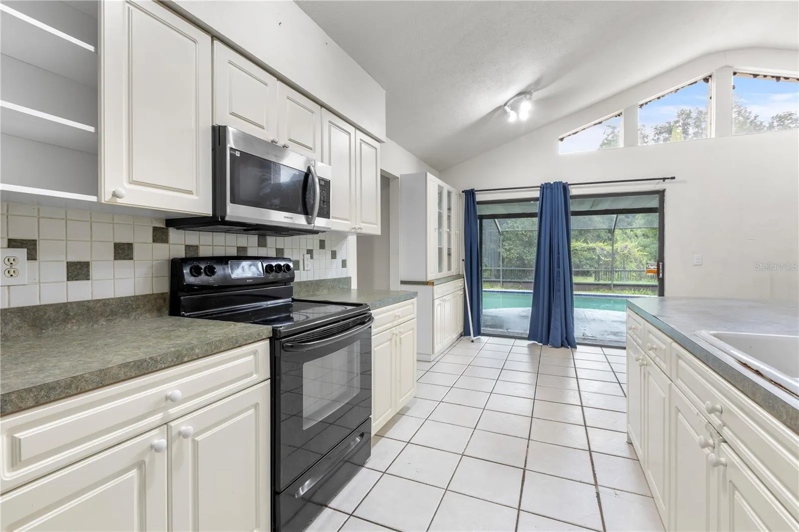 16503 FOOTHILL DR
