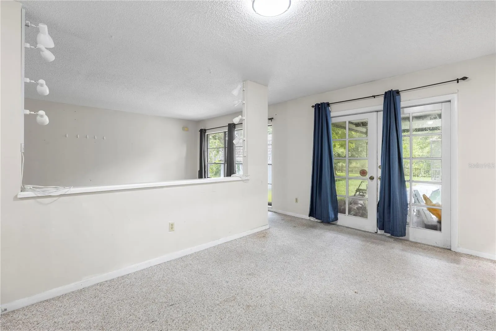 16503 FOOTHILL DR