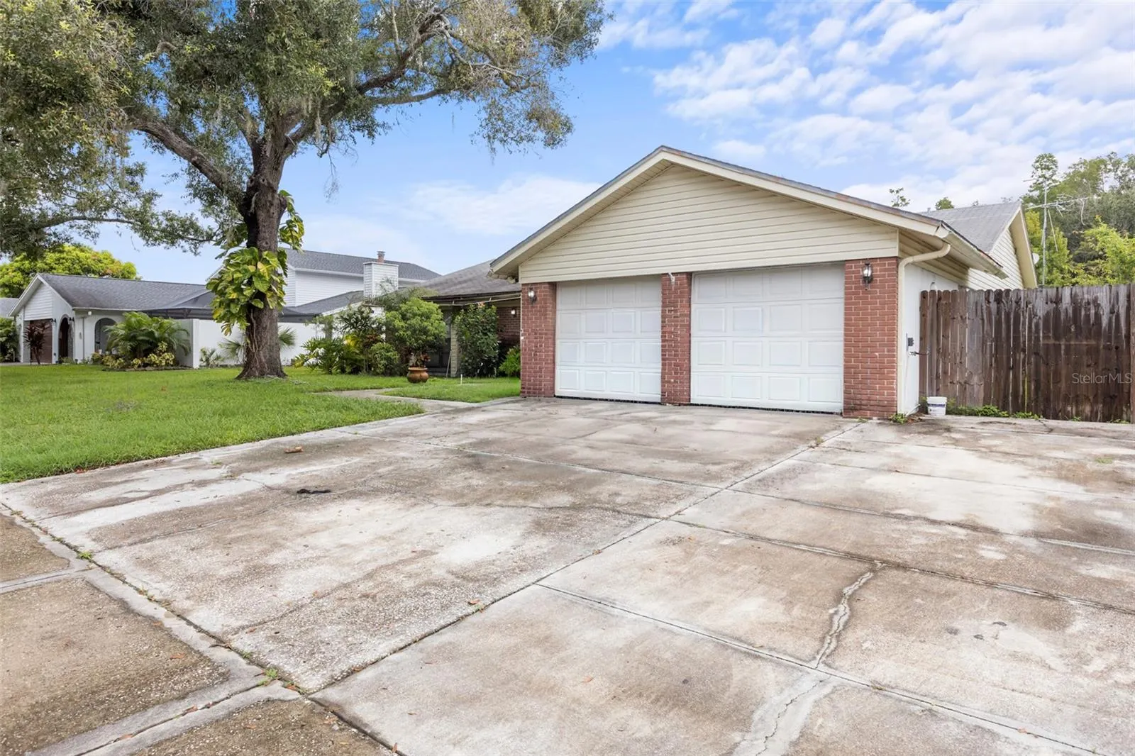16503 FOOTHILL DR