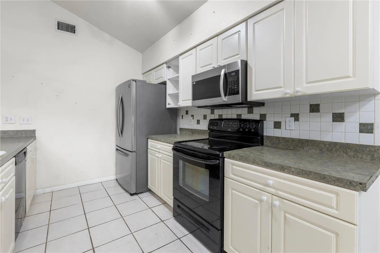 16503 FOOTHILL DR