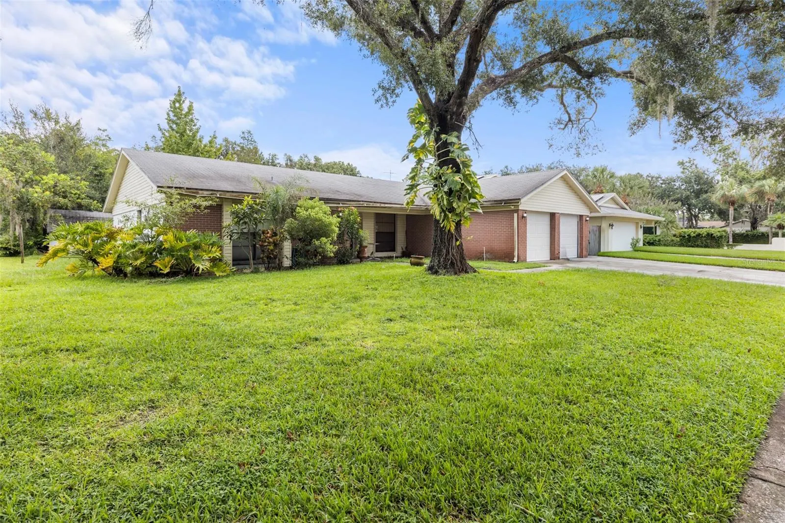 16503 FOOTHILL DR