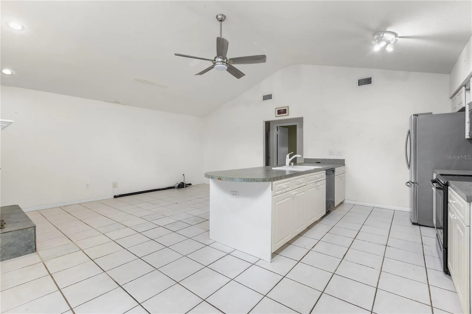 16503 FOOTHILL DR