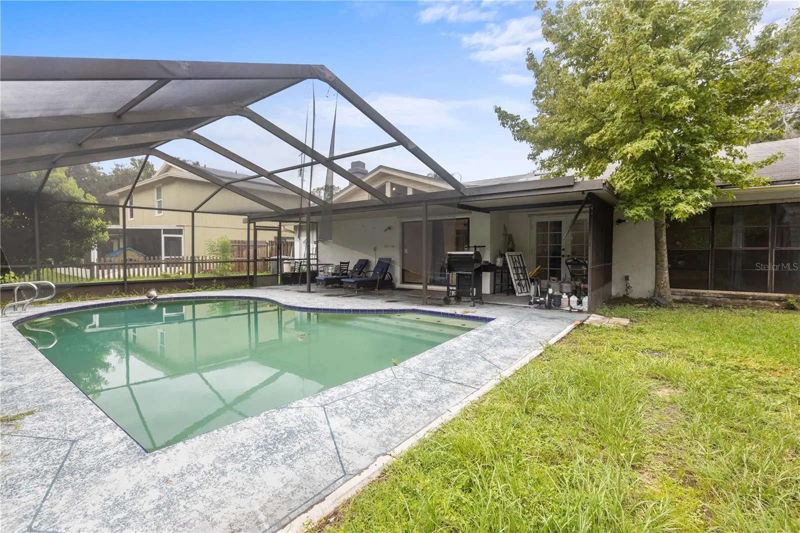 16503 FOOTHILL DR