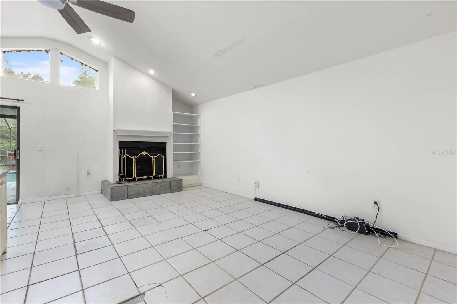 16503 FOOTHILL DR