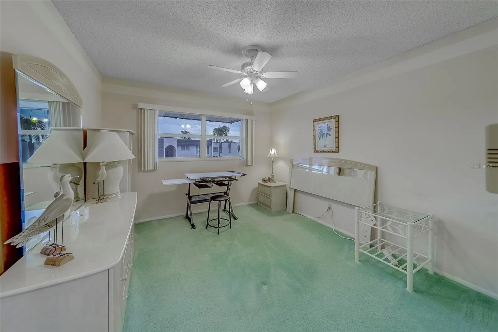 206 DOGWOOD CIR