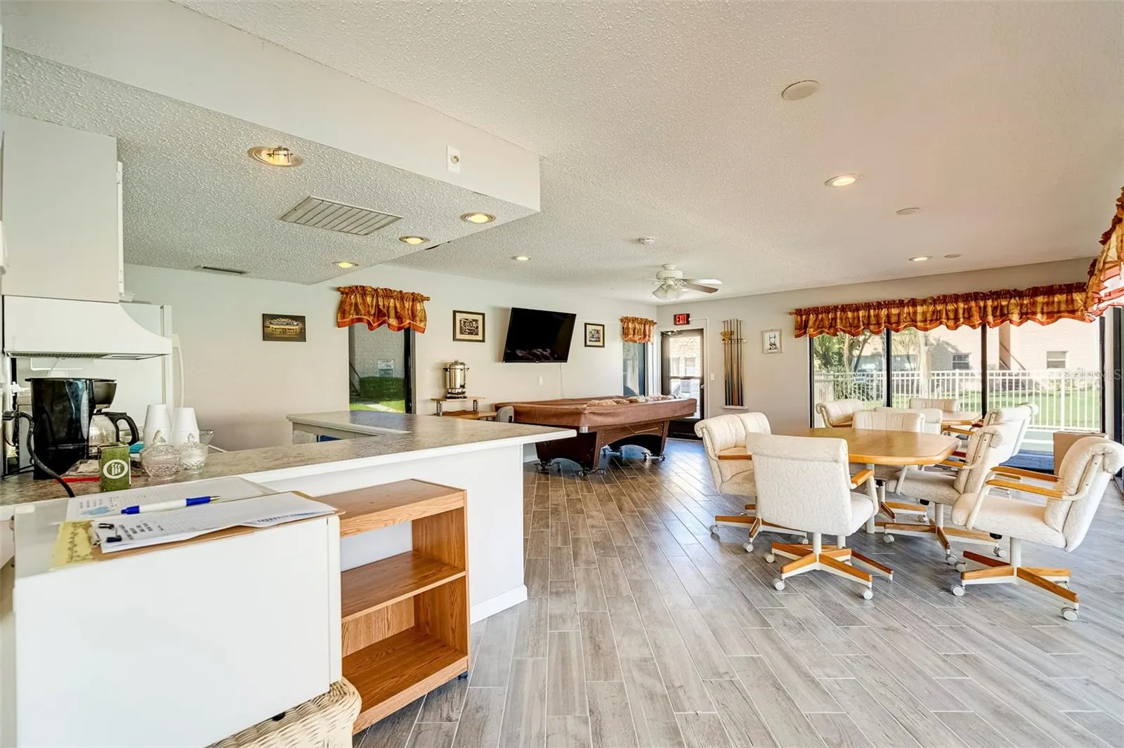 206 DOGWOOD CIR