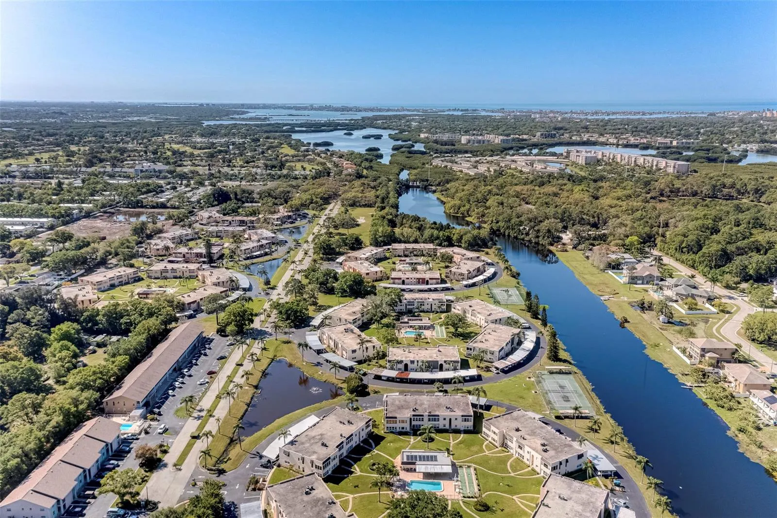 206 DOGWOOD CIR