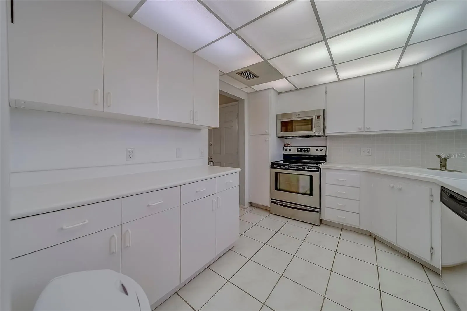 206 DOGWOOD CIR