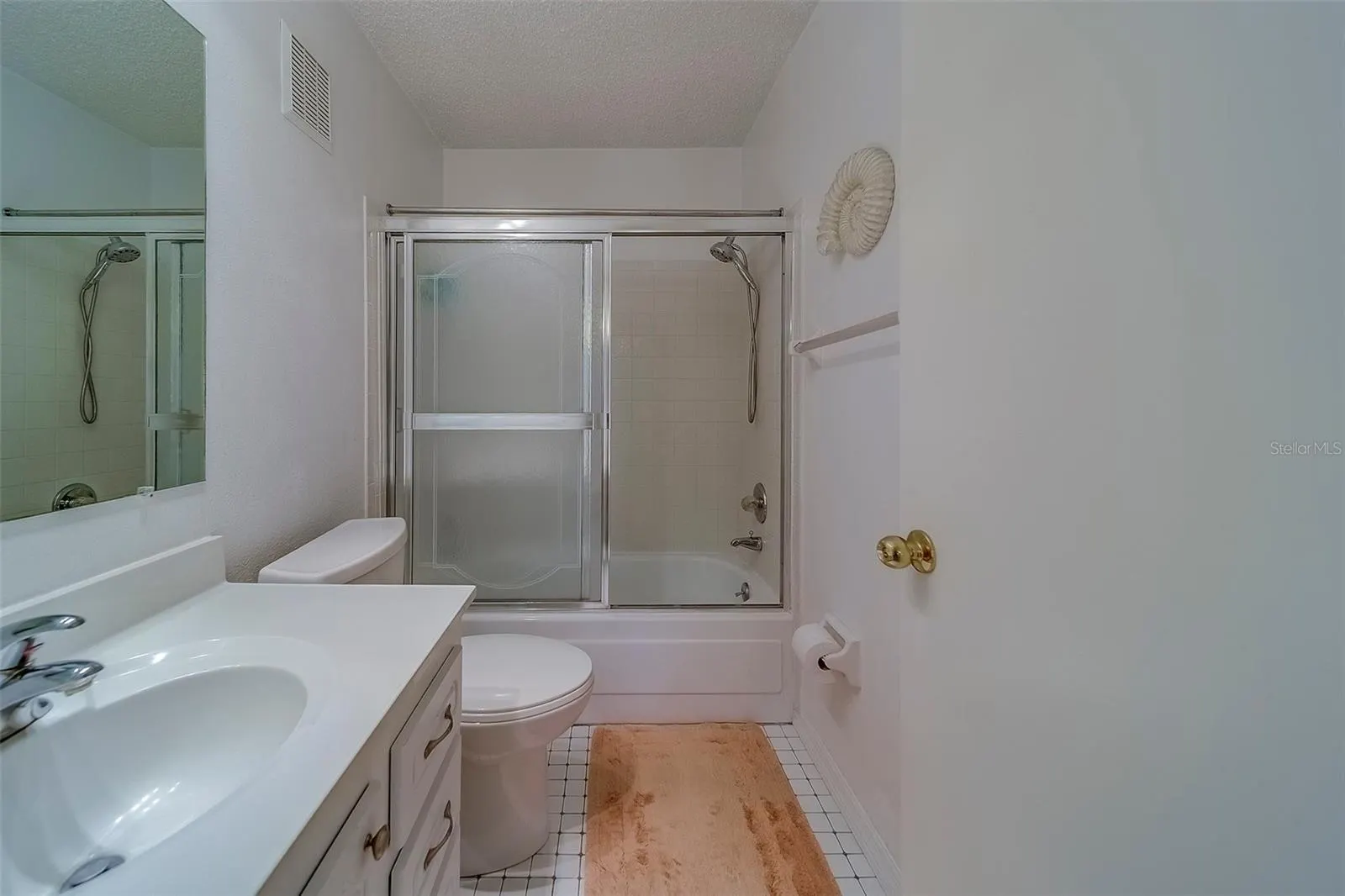 206 DOGWOOD CIR