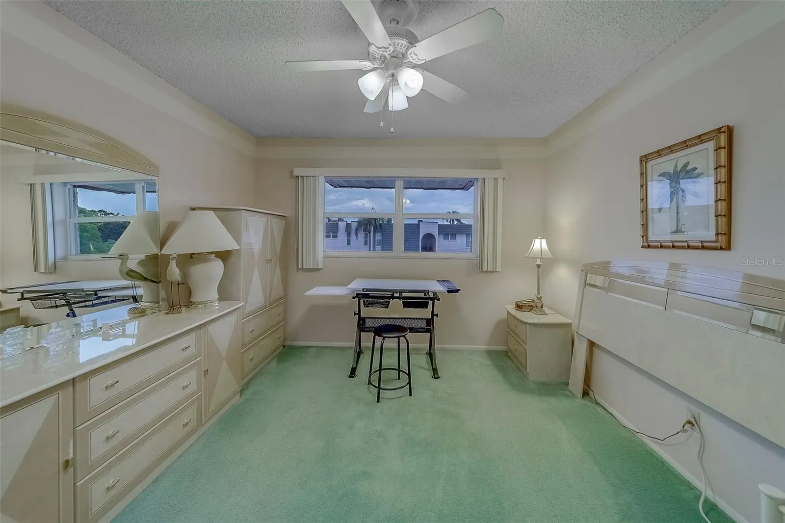 206 DOGWOOD CIR