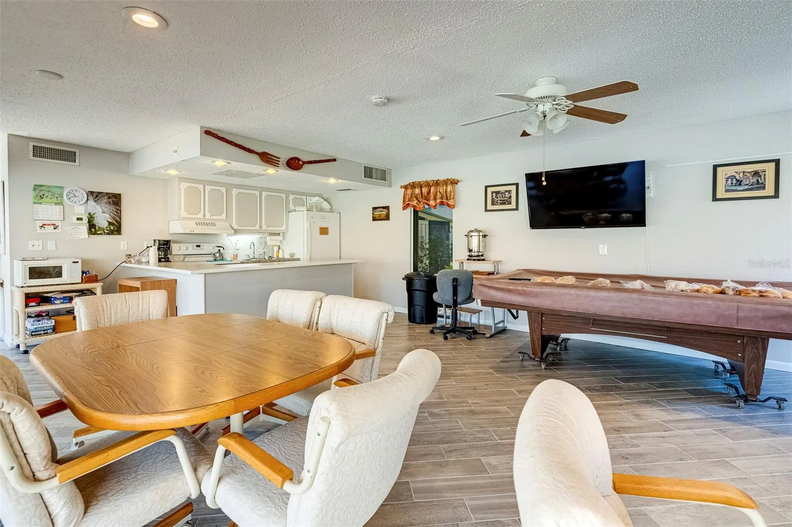 206 DOGWOOD CIR