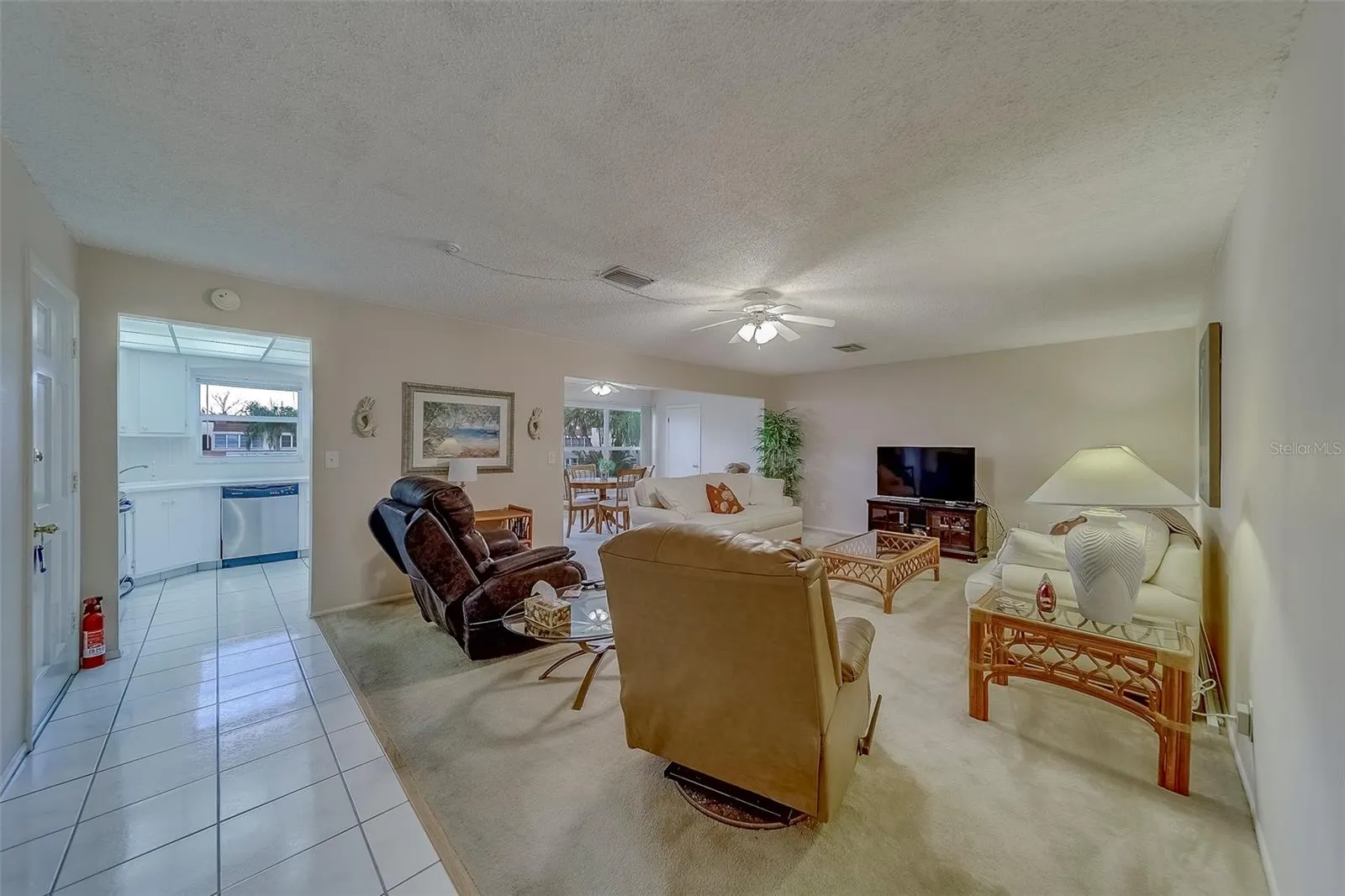 206 DOGWOOD CIR