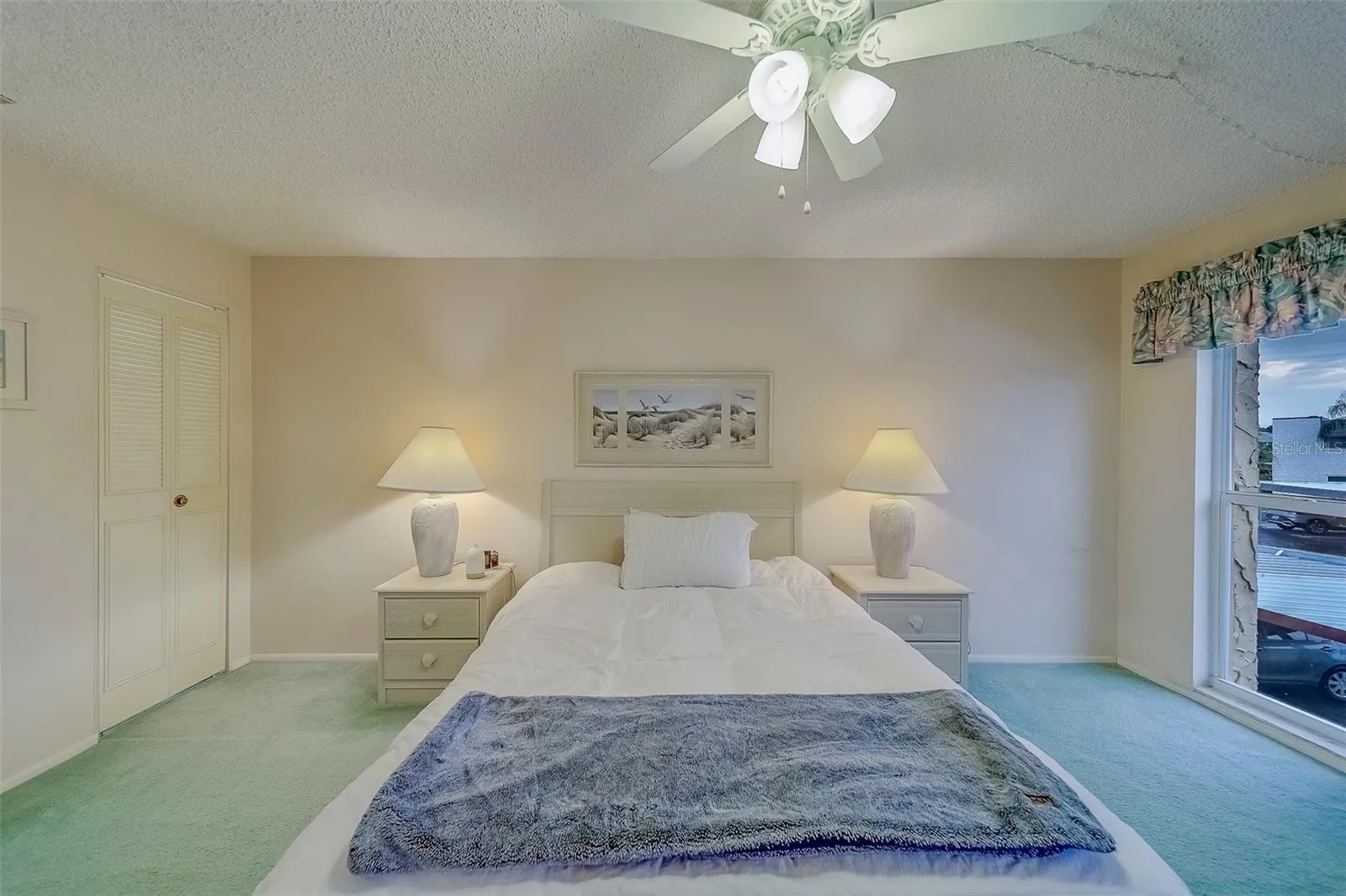 206 DOGWOOD CIR
