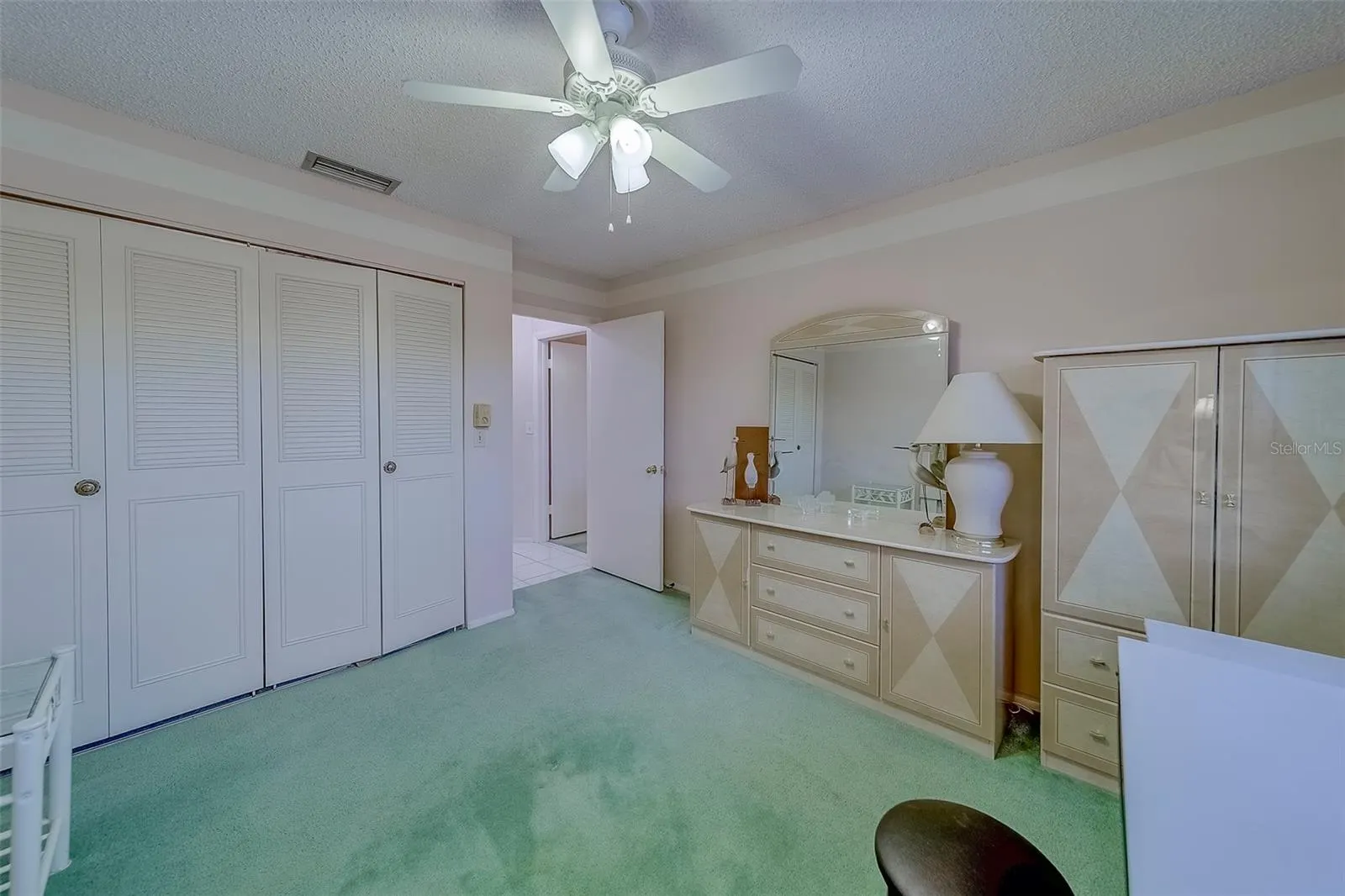 206 DOGWOOD CIR