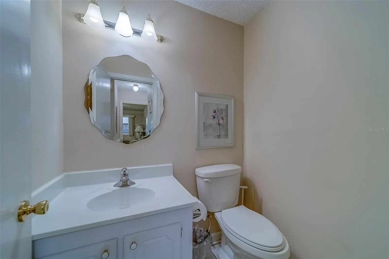 206 DOGWOOD CIR