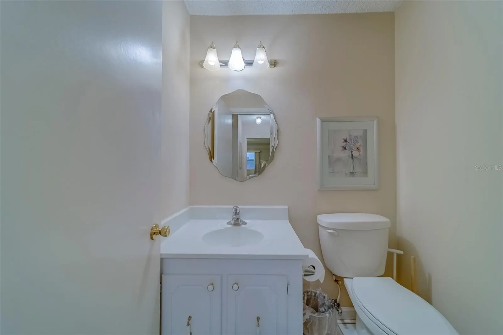 206 DOGWOOD CIR