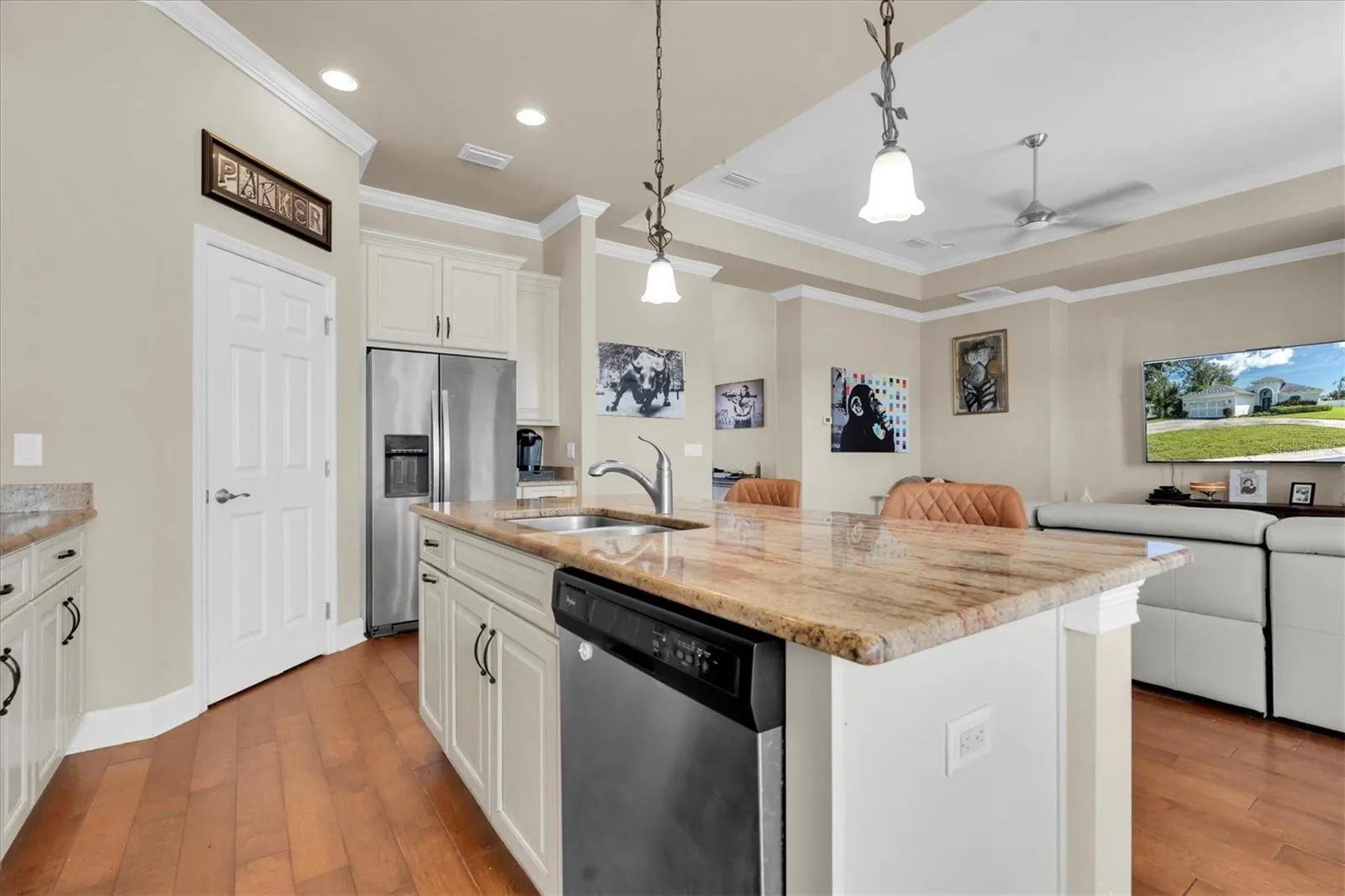 8591 FORSYTH DR