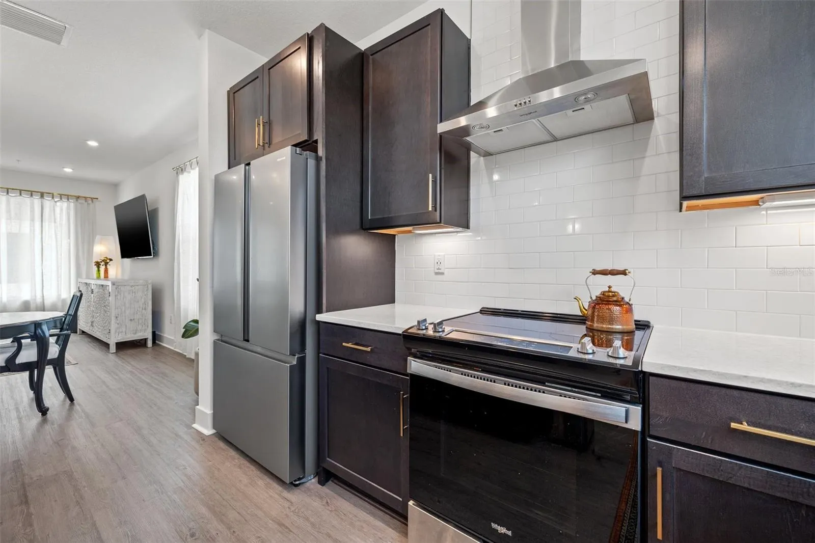 320 15TH ST N