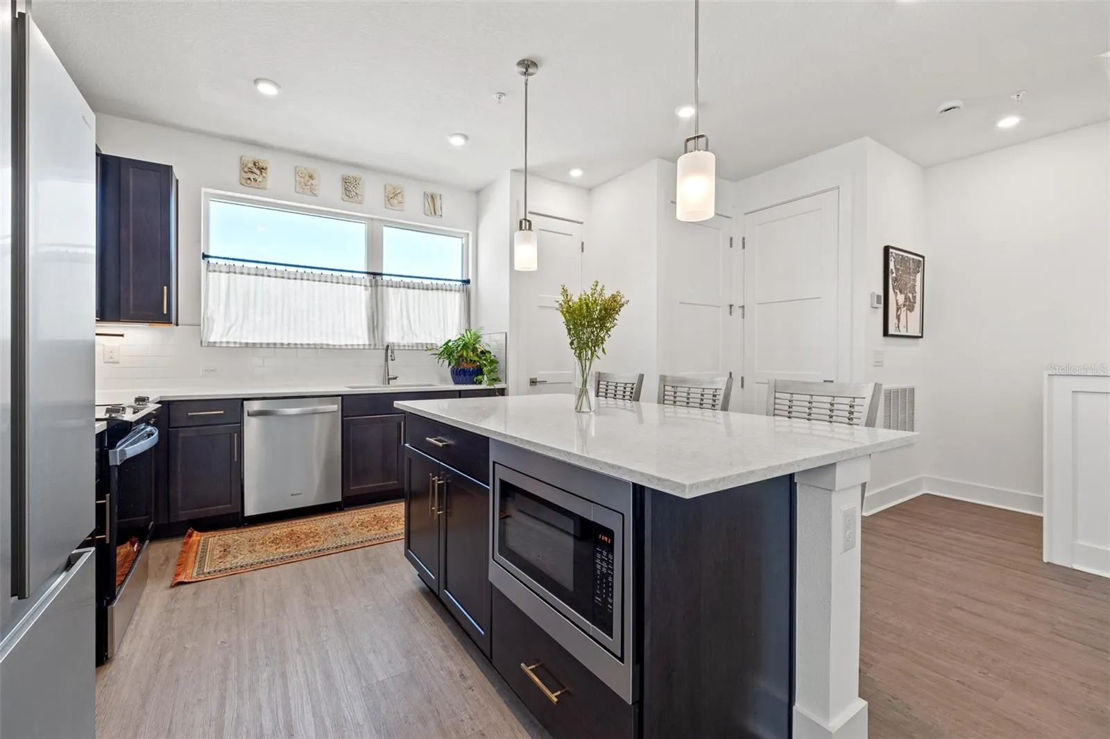 320 15TH ST N