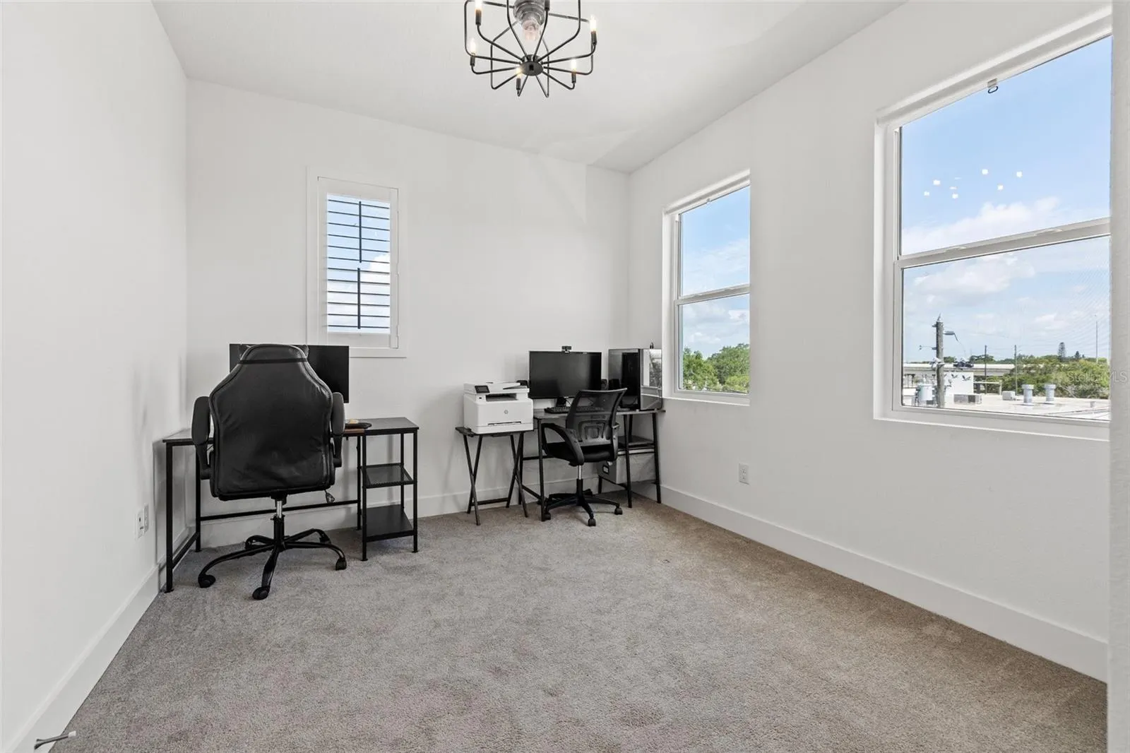 320 15TH ST N