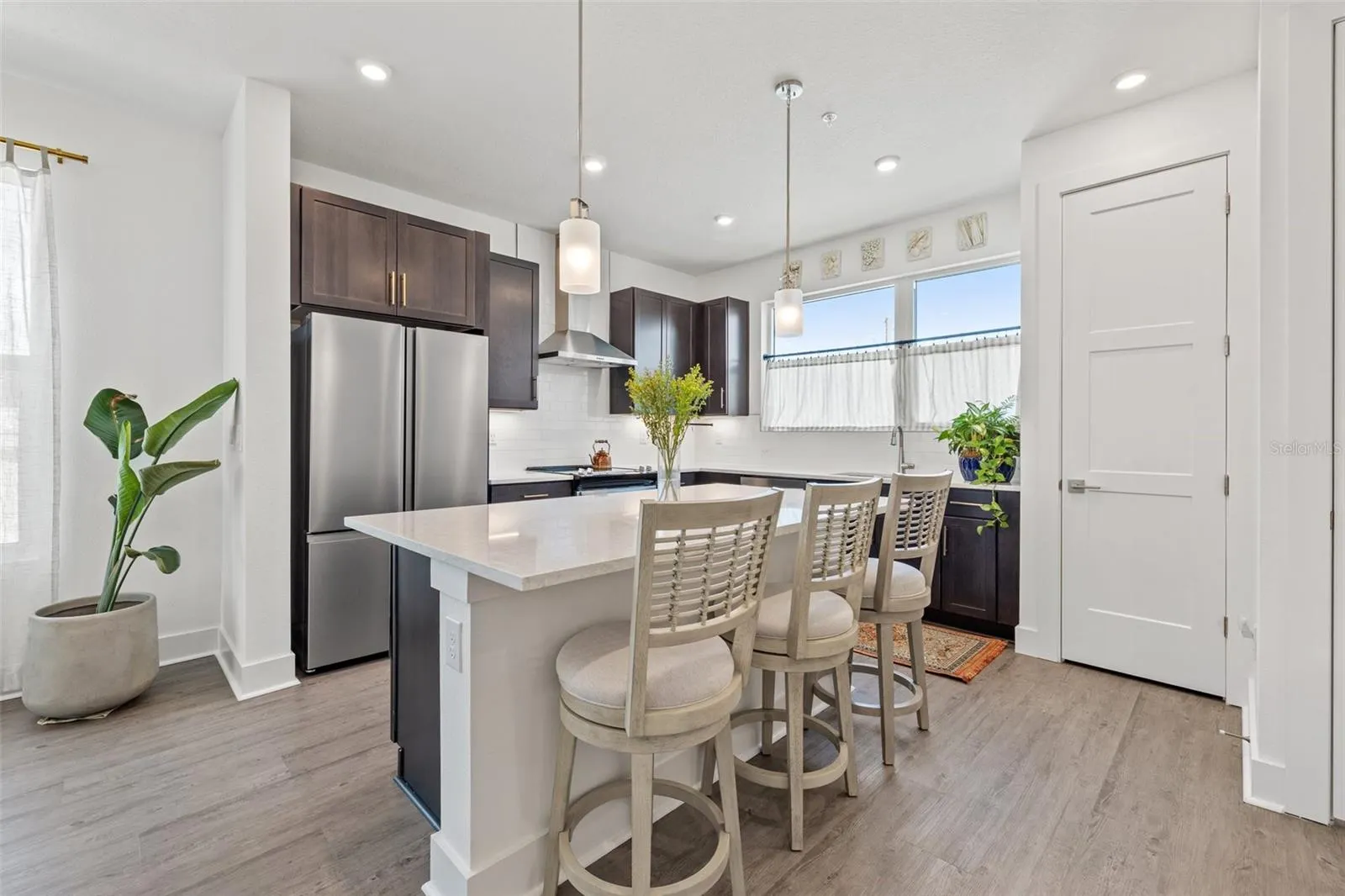 320 15TH ST N