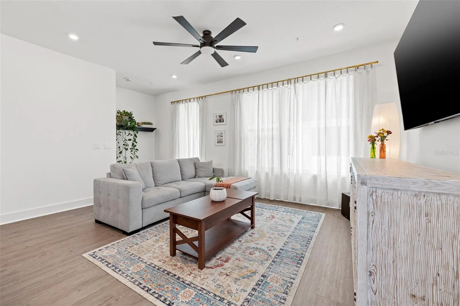 320 15TH ST N