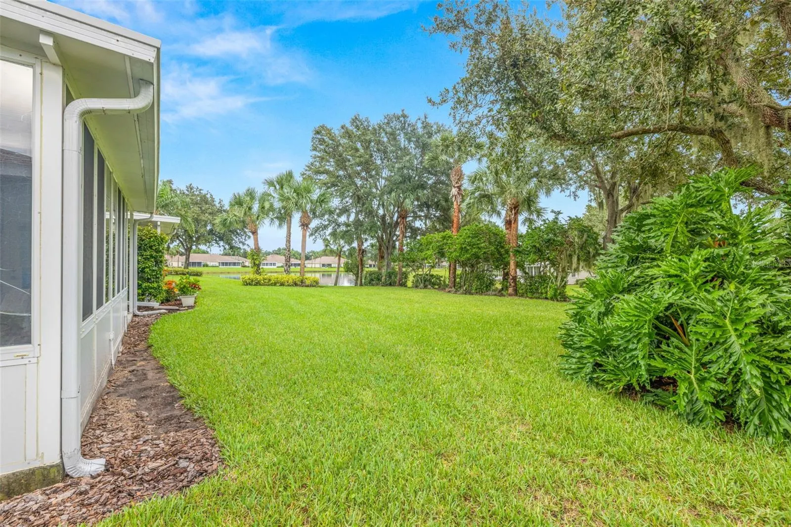 1226 HUNTINGTON GREENS DR