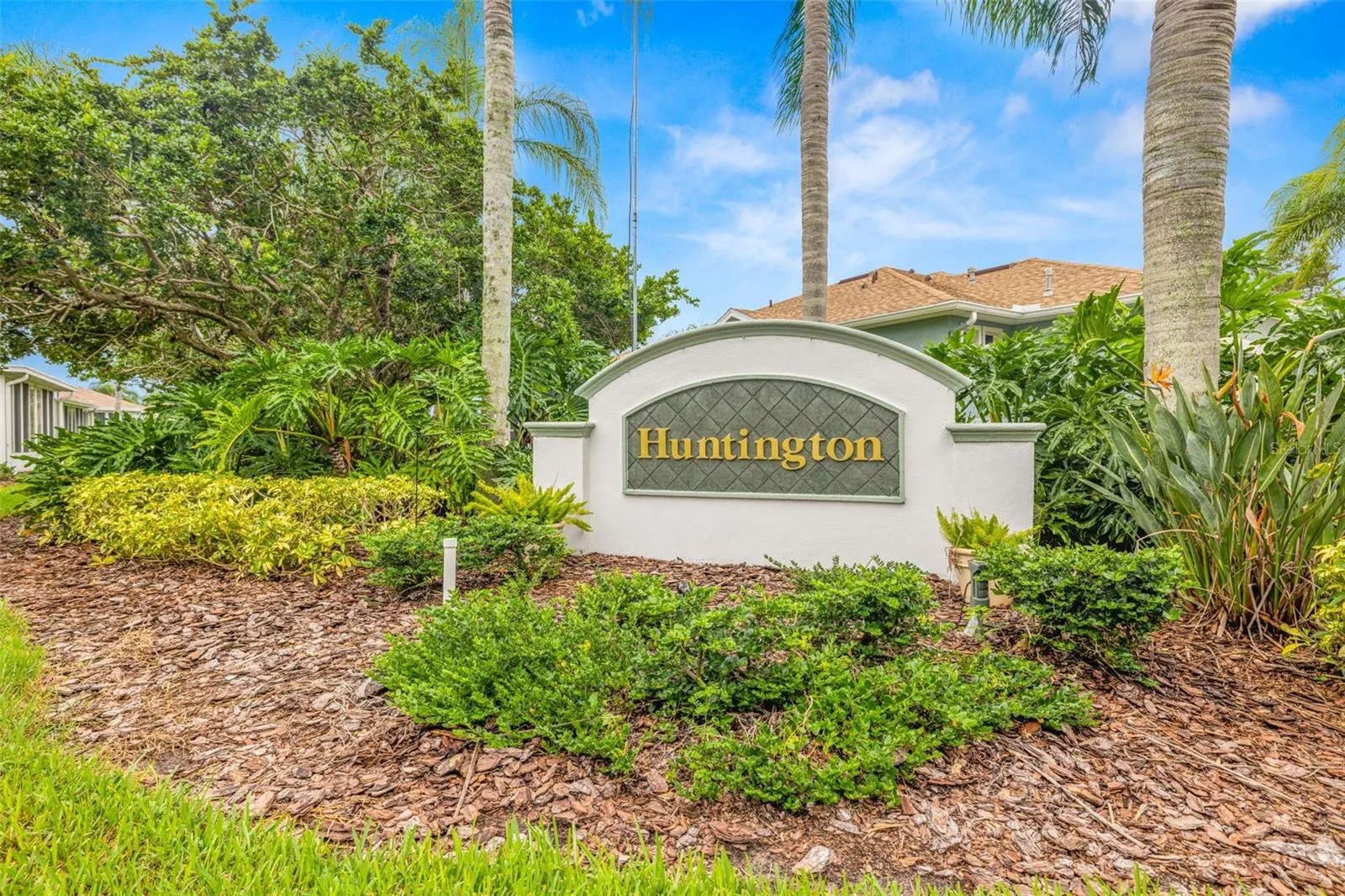 1226 HUNTINGTON GREENS DR