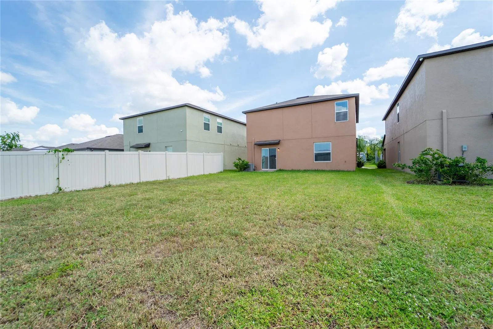 5545 BLUE AZURE DR