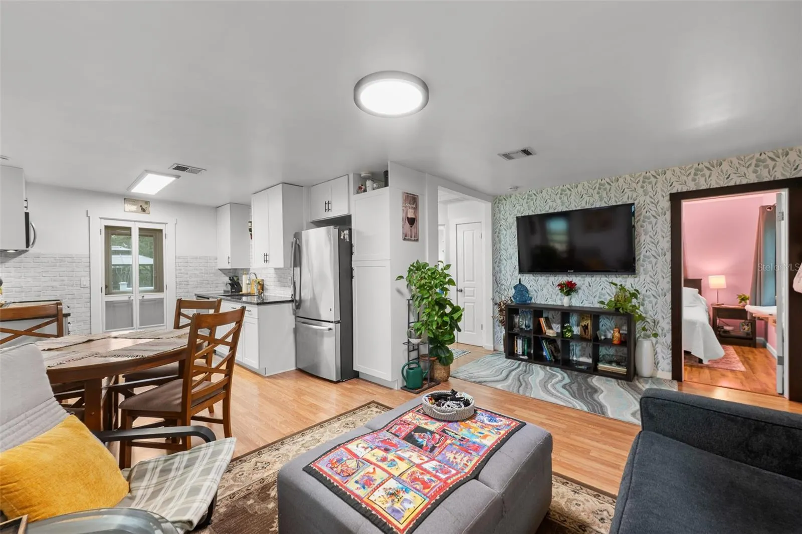 1523 SCRANTON AVE