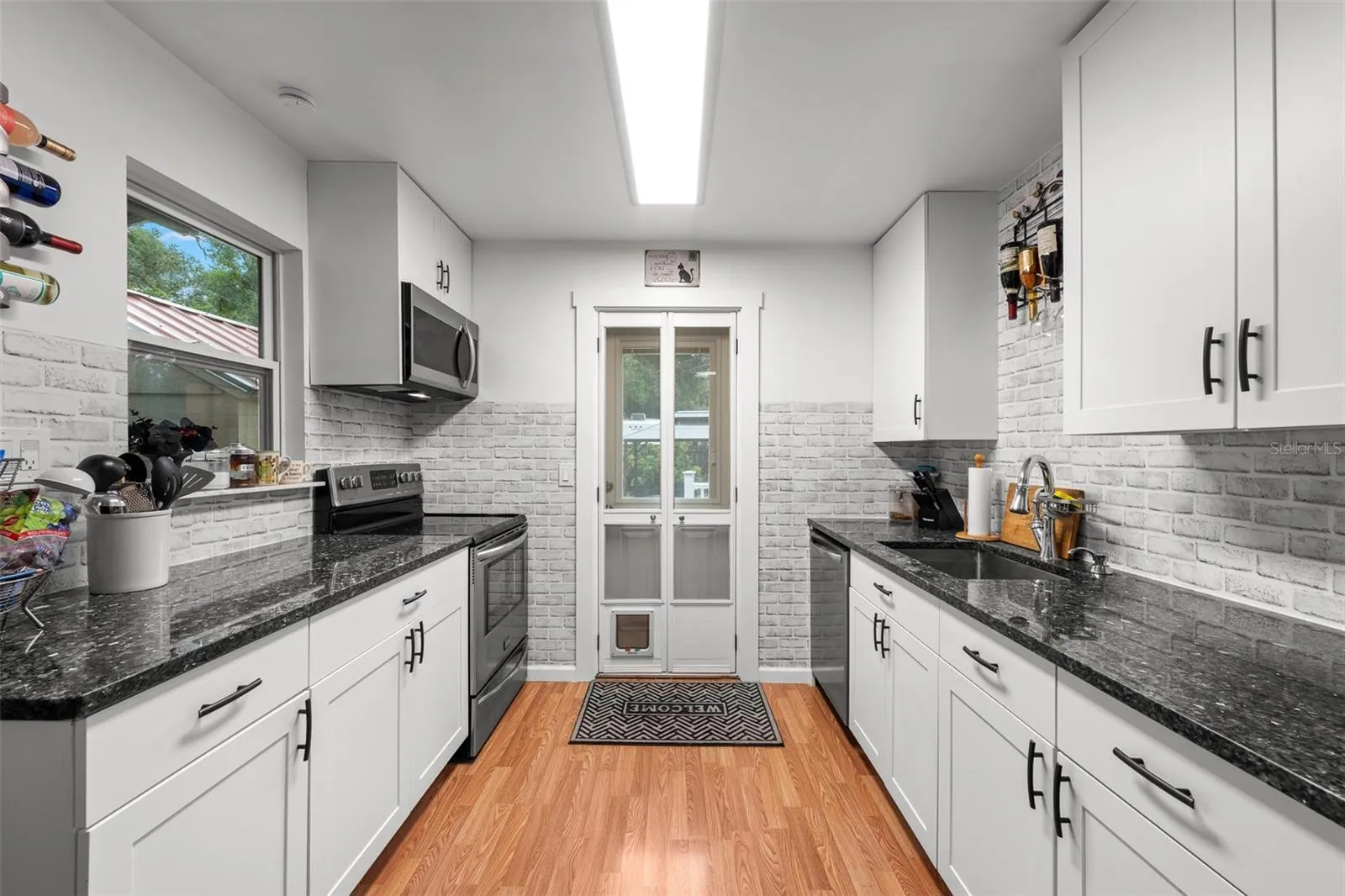 1523 SCRANTON AVE