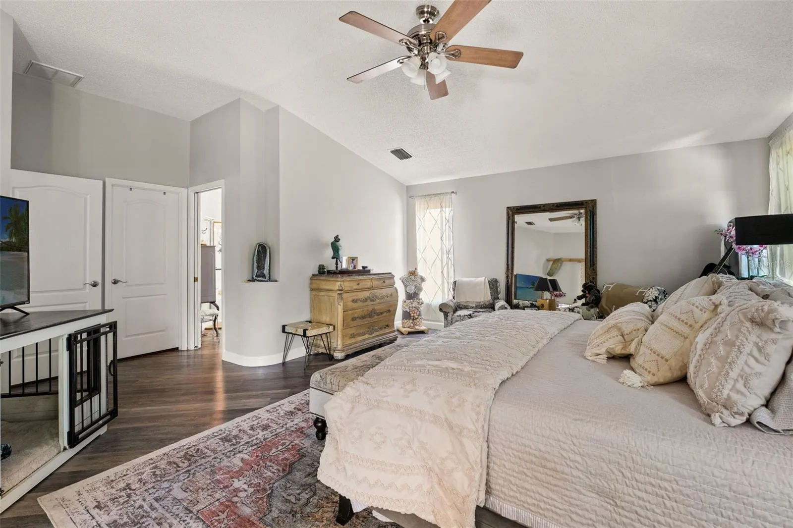 519 CYPRESS VIEW DR